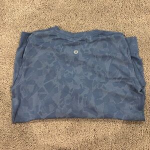 Lululemon Swiftly Relaxed Long Sleeve / Size 4 / Color: Sky Blue 🛋️